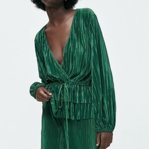 ✨ZARA Emerald Green Pleated Wrap Blouse - Size S✨